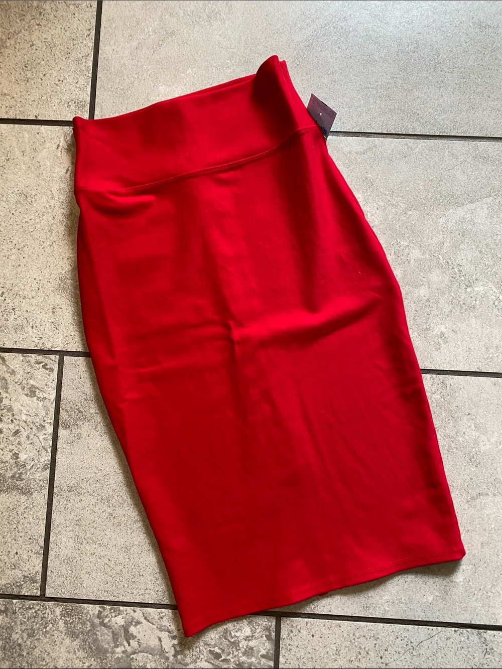 Red Stretch Pencil Skirt - Sleek High-Waist Design